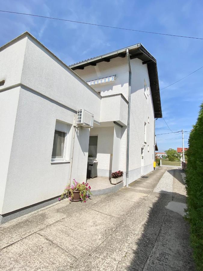 Apartman Lucija Gradici Екстер'єр фото